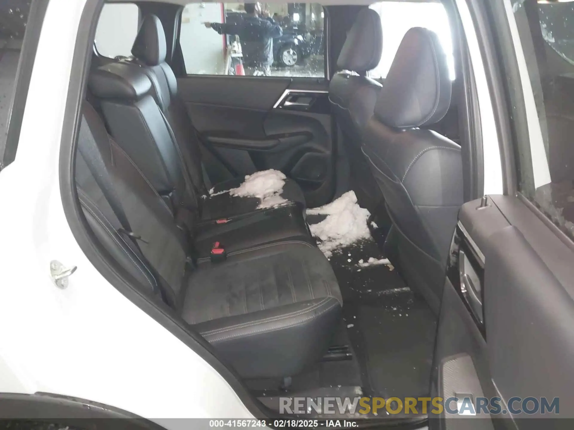 8 Photograph of a damaged car JA4J4UA80NZ025367 MITSUBISHI OUTLANDER 2022