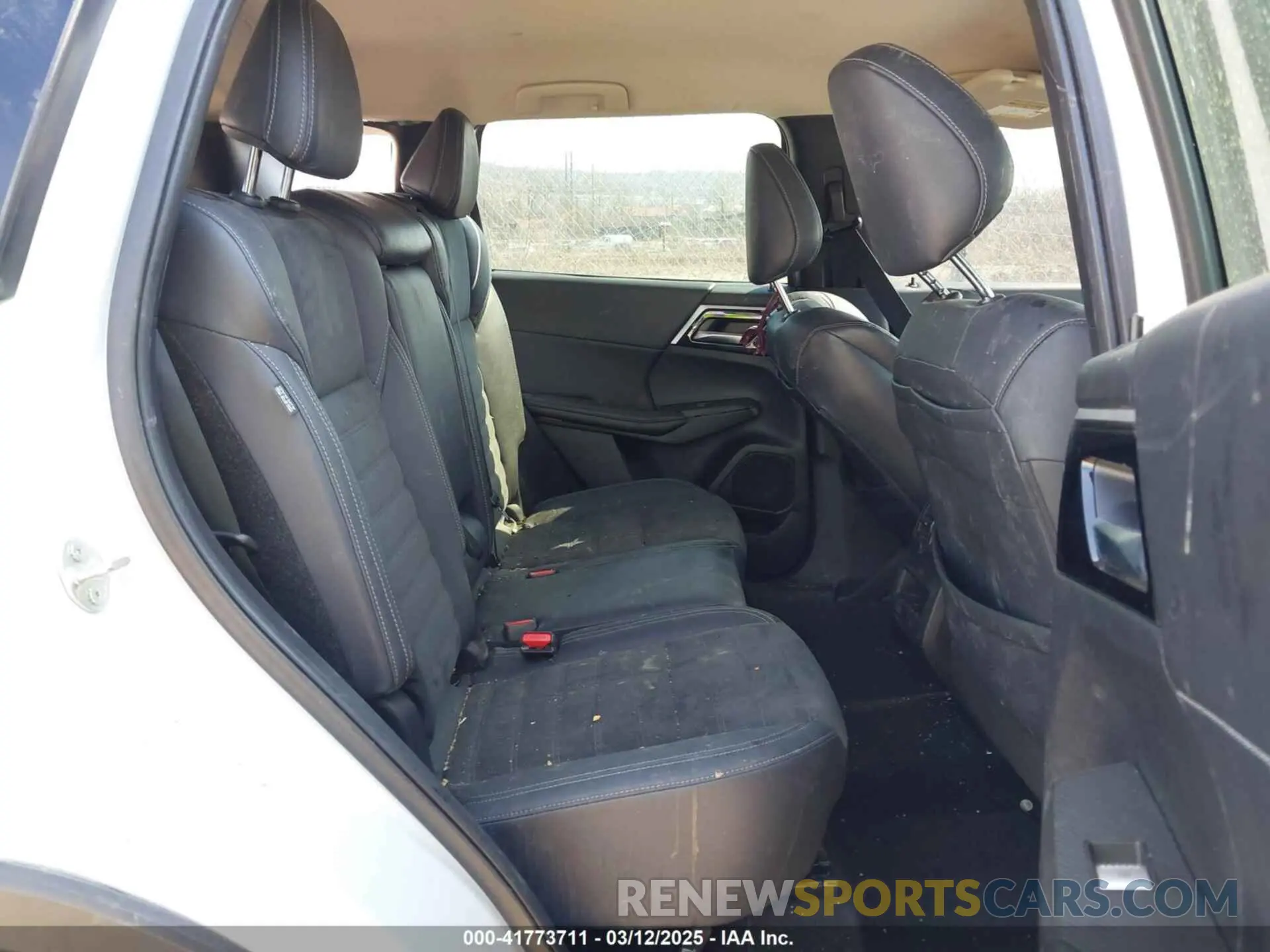 8 Photograph of a damaged car JA4J4UA80NZ033078 MITSUBISHI OUTLANDER 2022