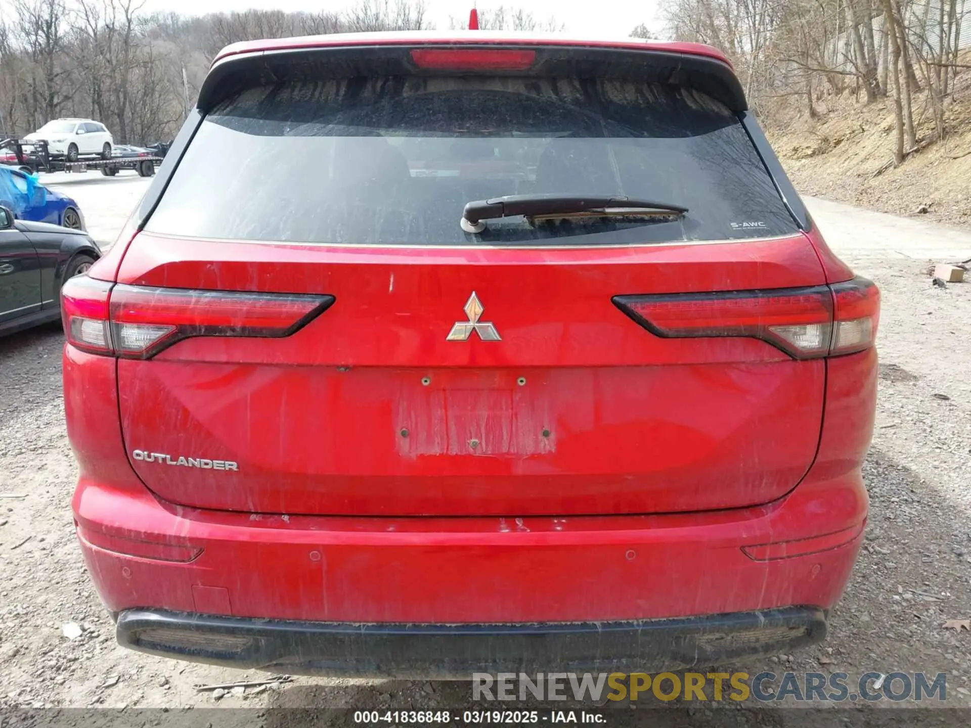 17 Photograph of a damaged car JA4J4UA80NZ069028 MITSUBISHI OUTLANDER 2022