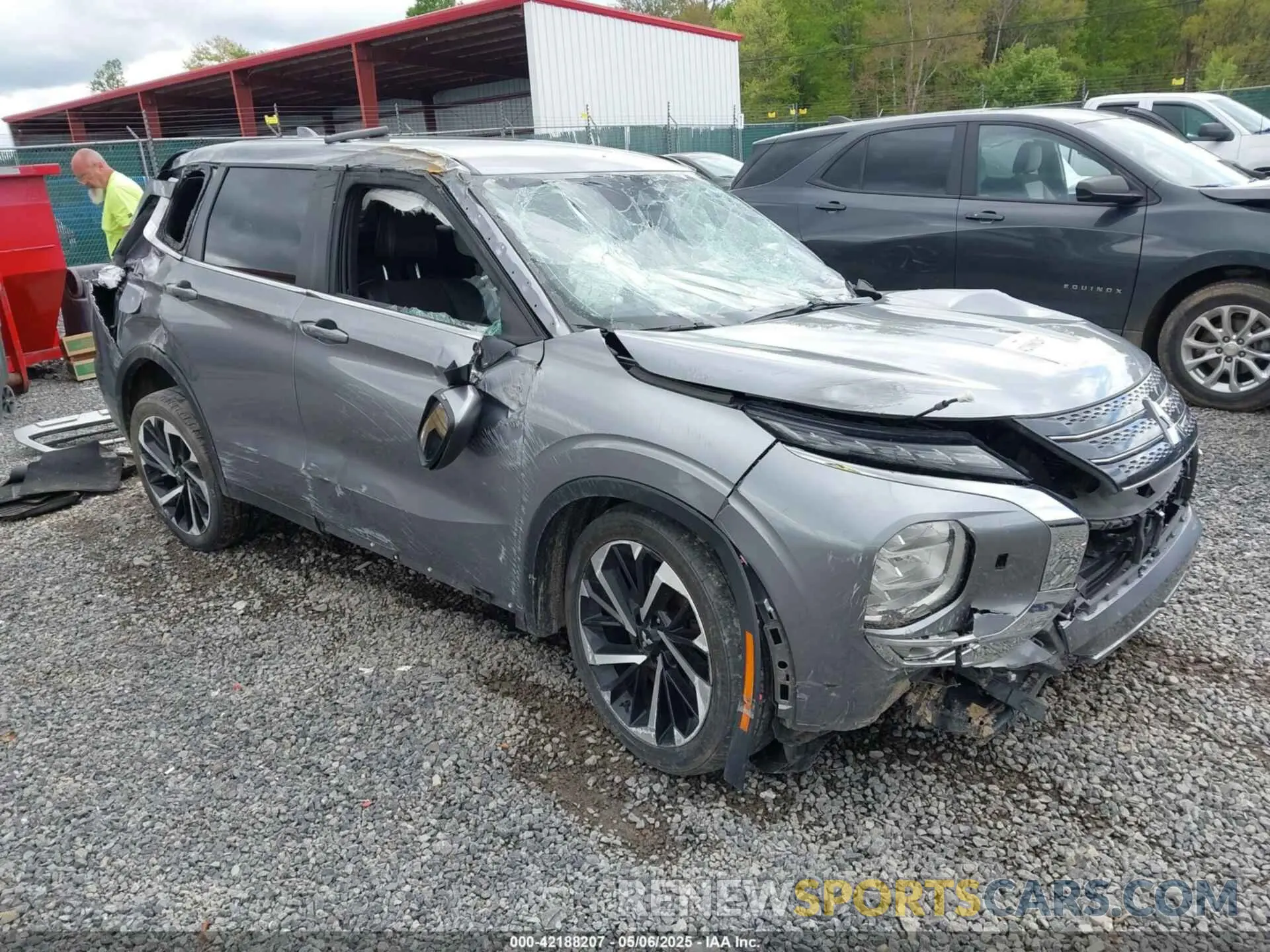 1 Photograph of a damaged car JA4J4UA82NZ024155 MITSUBISHI OUTLANDER 2022