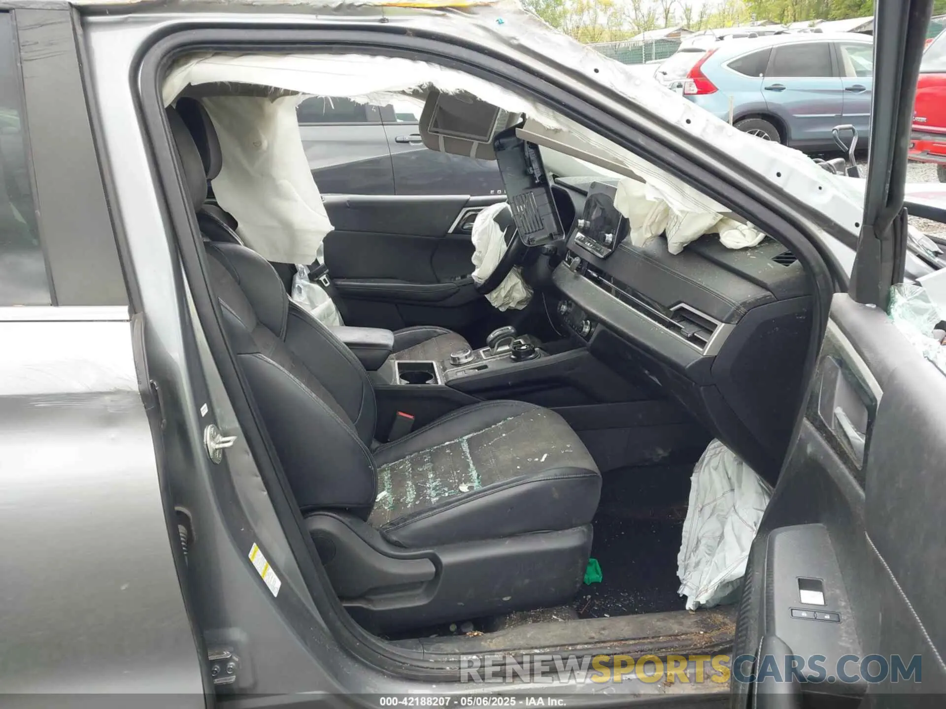 5 Photograph of a damaged car JA4J4UA82NZ024155 MITSUBISHI OUTLANDER 2022