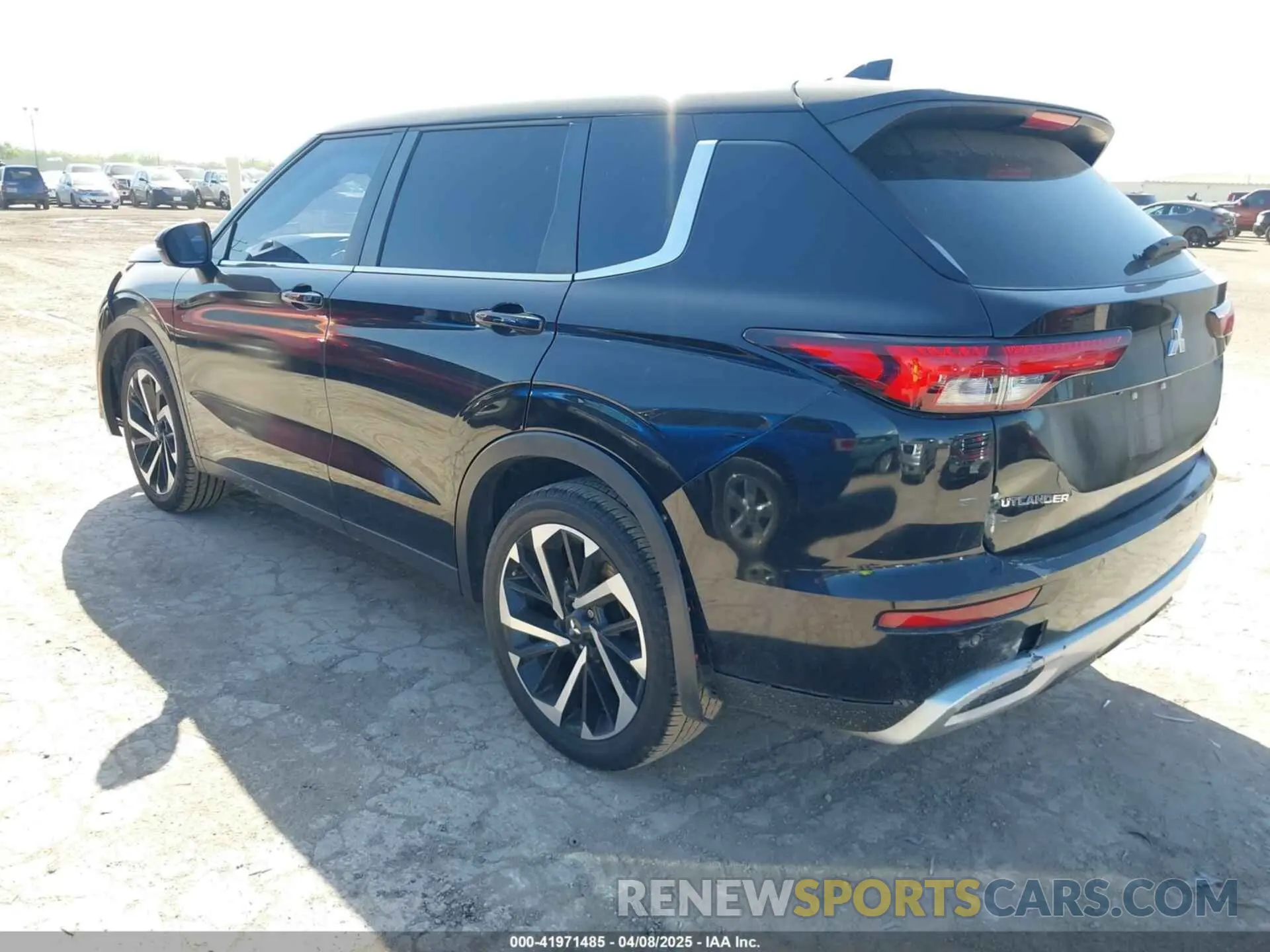 3 Photograph of a damaged car JA4J4UA82NZ050917 MITSUBISHI OUTLANDER 2022