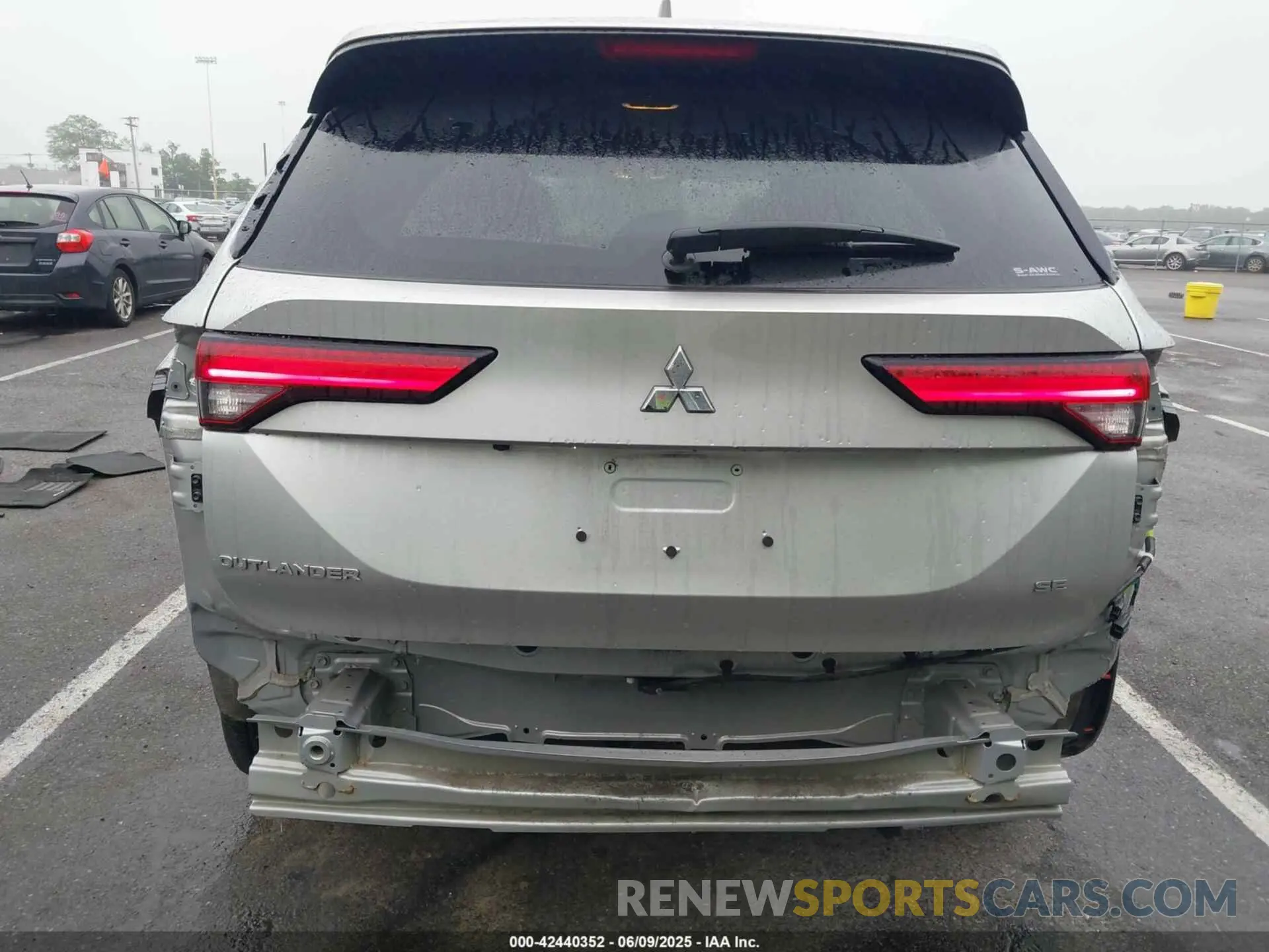 6 Photograph of a damaged car JA4J4UA82NZ068561 MITSUBISHI OUTLANDER 2022