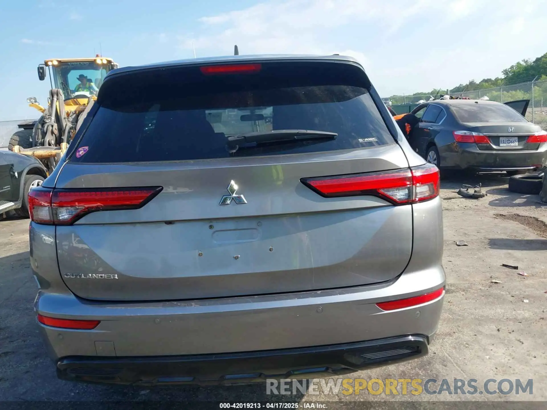 16 Photograph of a damaged car JA4J4UA82NZ070634 MITSUBISHI OUTLANDER 2022