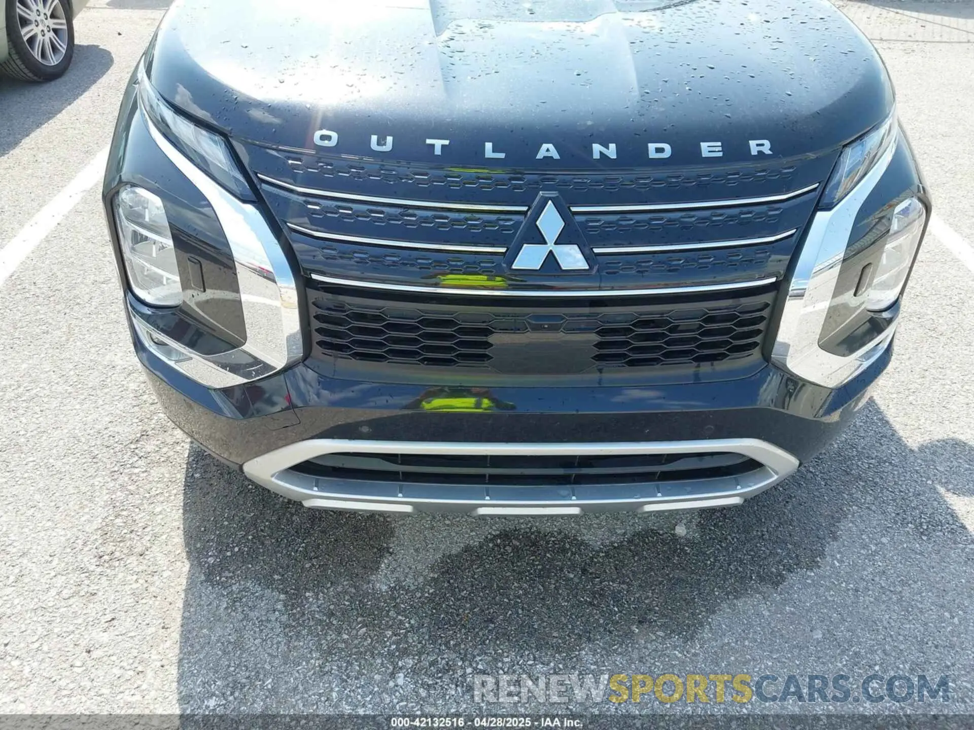 17 Photograph of a damaged car JA4J4UA83NZ048383 MITSUBISHI OUTLANDER 2022