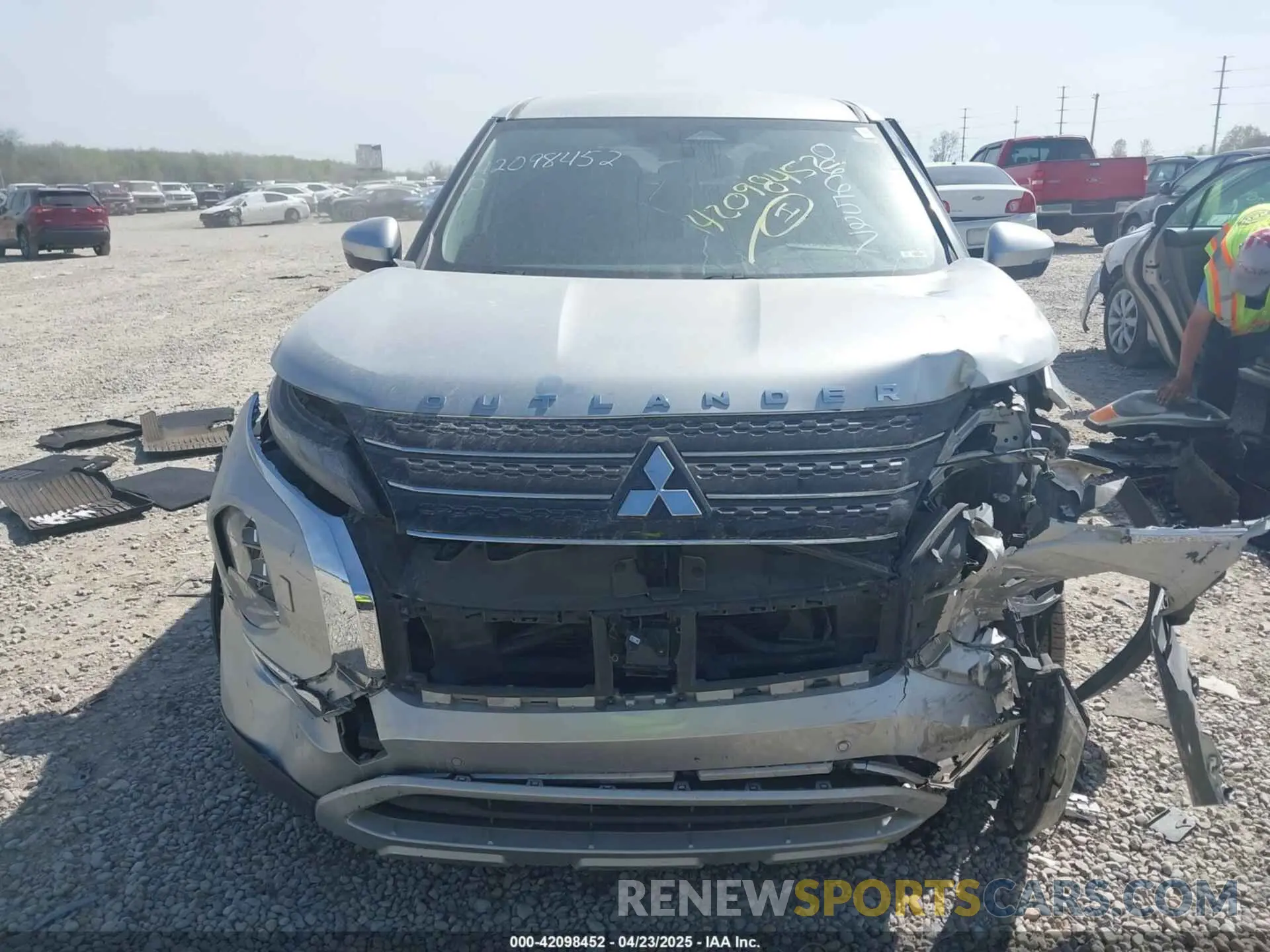 12 Photograph of a damaged car JA4J4UA83NZ066527 MITSUBISHI OUTLANDER 2022