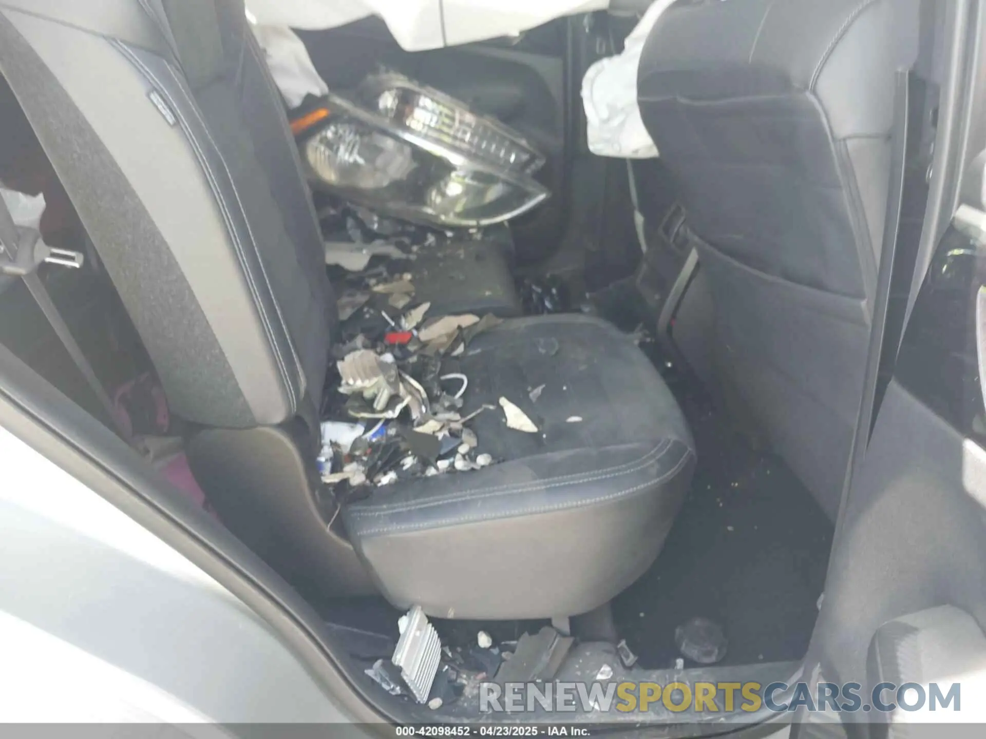 8 Photograph of a damaged car JA4J4UA83NZ066527 MITSUBISHI OUTLANDER 2022