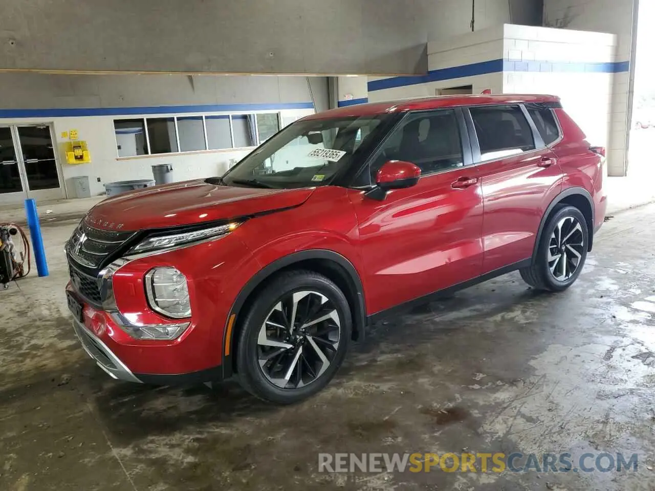1 Photograph of a damaged car JA4J4UA84NZ020639 MITSUBISHI OUTLANDER 2022