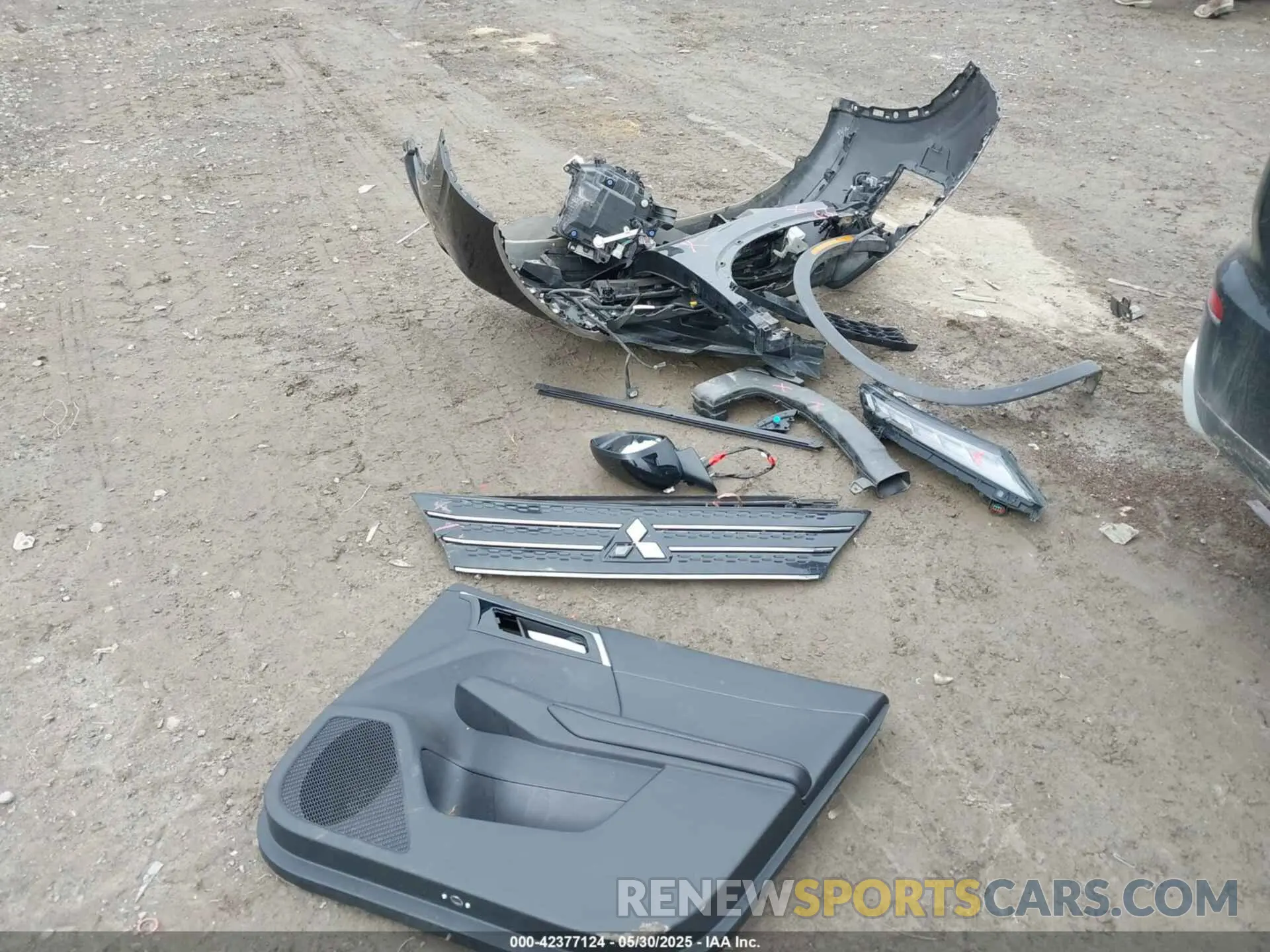 12 Photograph of a damaged car JA4J4UA84NZ037957 MITSUBISHI OUTLANDER 2022