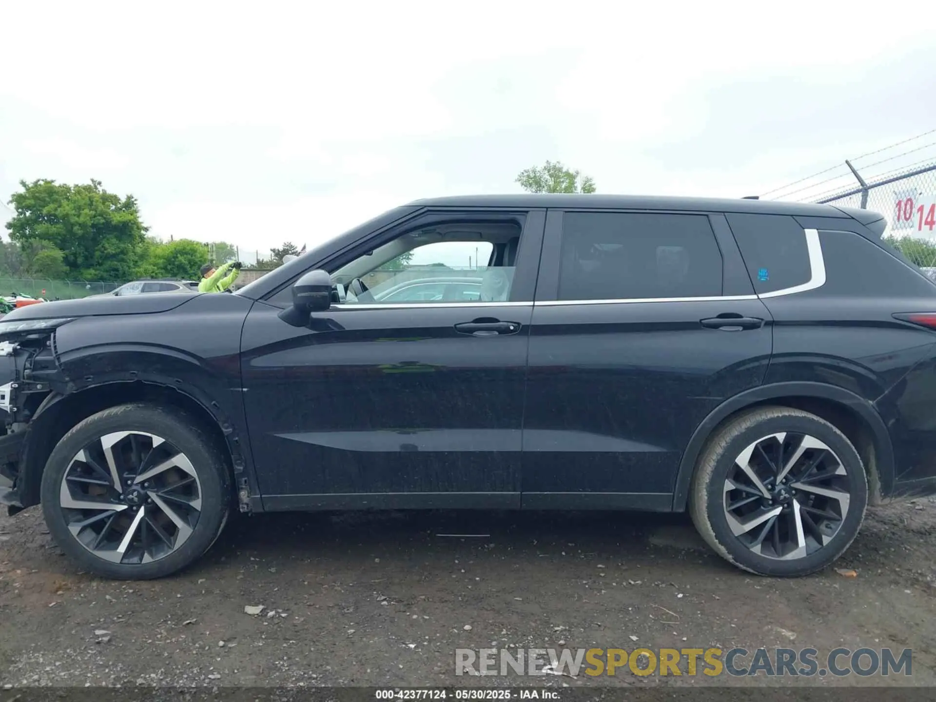 15 Photograph of a damaged car JA4J4UA84NZ037957 MITSUBISHI OUTLANDER 2022