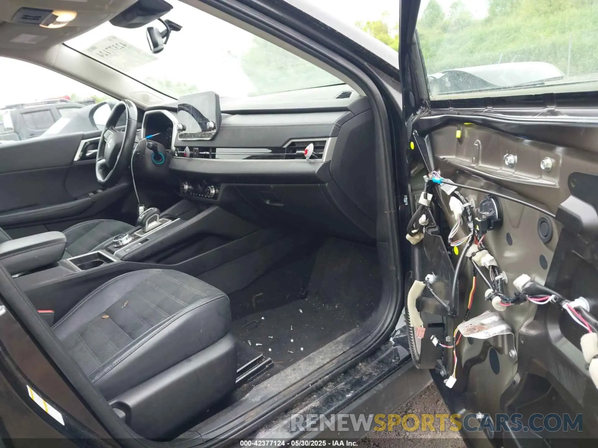 5 Photograph of a damaged car JA4J4UA84NZ037957 MITSUBISHI OUTLANDER 2022