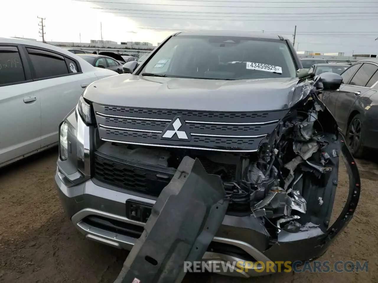 5 Photograph of a damaged car JA4J4UA86NZ012719 MITSUBISHI OUTLANDER 2022