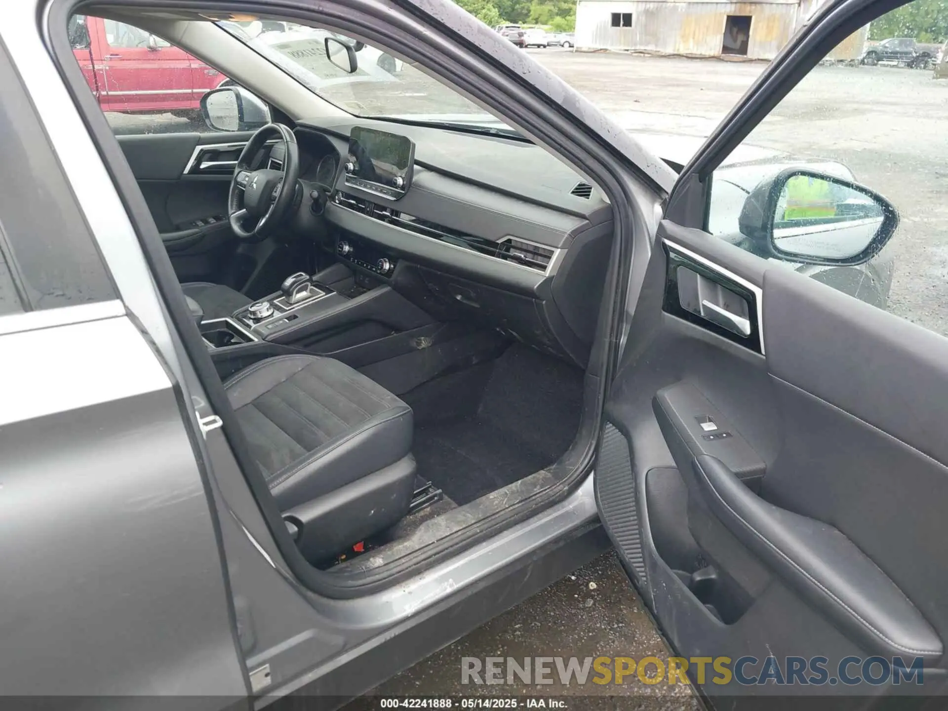5 Photograph of a damaged car JA4J4UA86NZ081782 MITSUBISHI OUTLANDER 2022