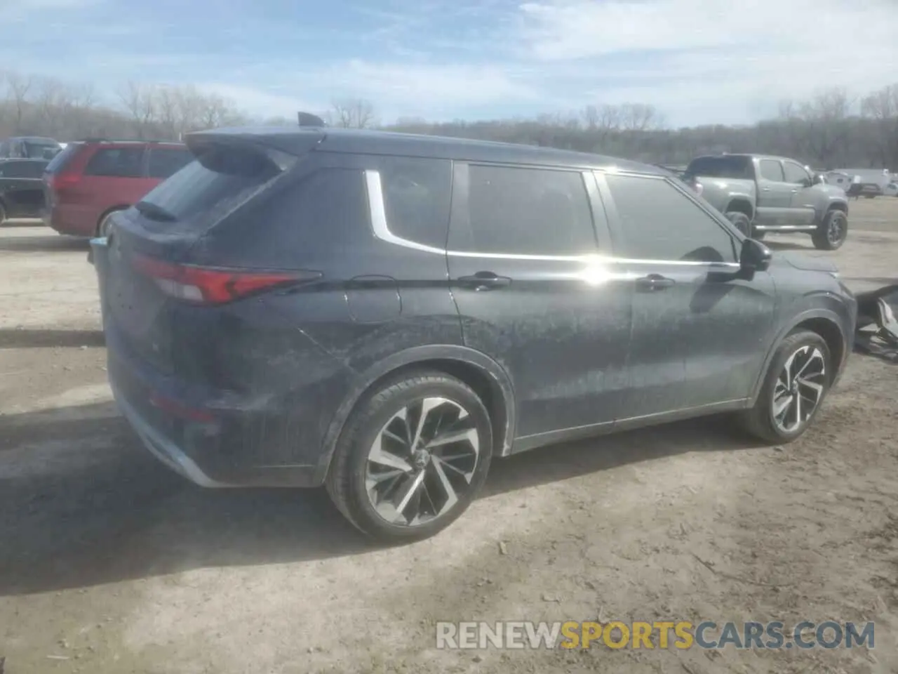 3 Photograph of a damaged car JA4J4UA88NZ043440 MITSUBISHI OUTLANDER 2022
