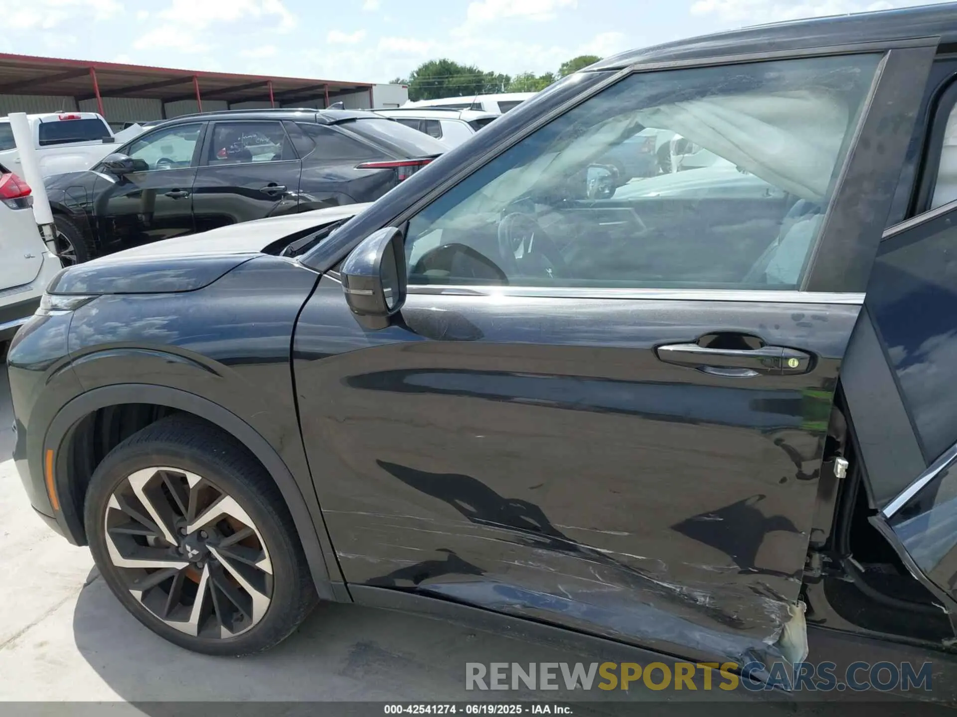 6 Photograph of a damaged car JA4J4UA89NZ020894 MITSUBISHI OUTLANDER 2022