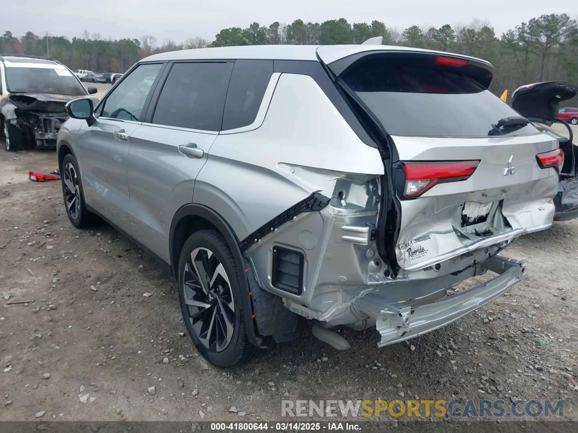 3 Photograph of a damaged car JA4J4UA89NZ068444 MITSUBISHI OUTLANDER 2022