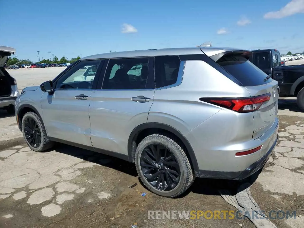 2 Photograph of a damaged car JA4J4UA89NZ078827 MITSUBISHI OUTLANDER 2022