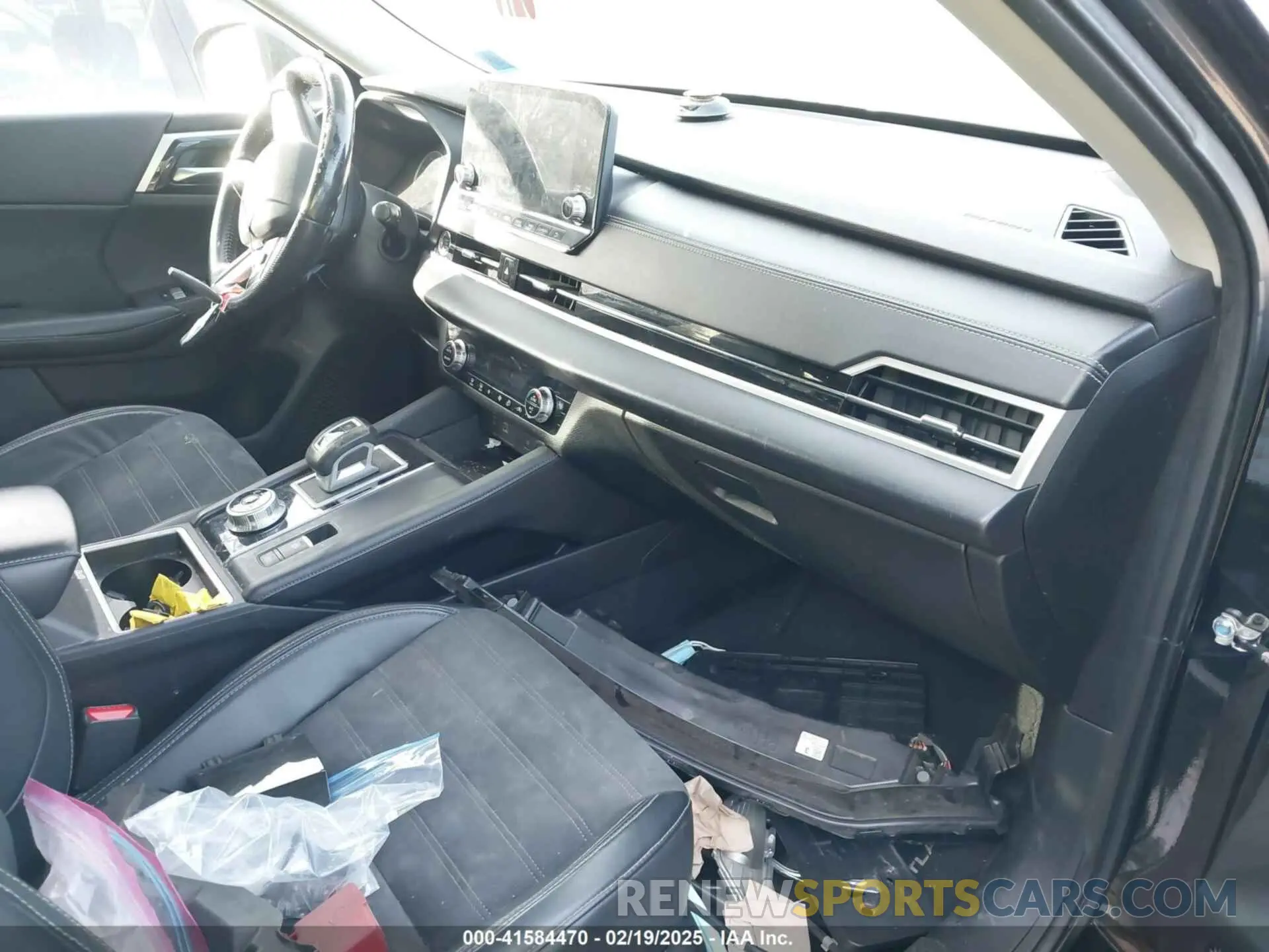5 Photograph of a damaged car JA4J4UA8XNZ009760 MITSUBISHI OUTLANDER 2022