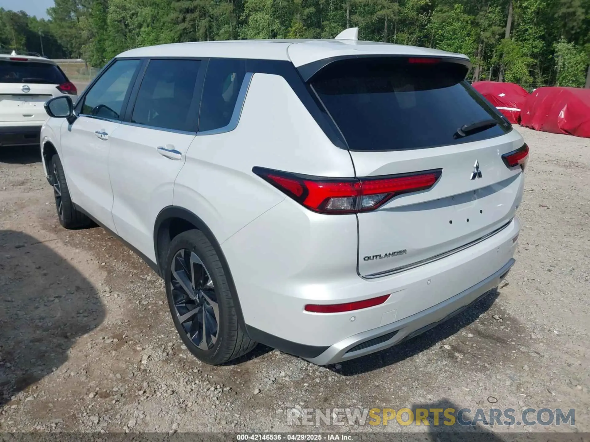 3 Photograph of a damaged car JA4J4UA8XNZ064869 MITSUBISHI OUTLANDER 2022