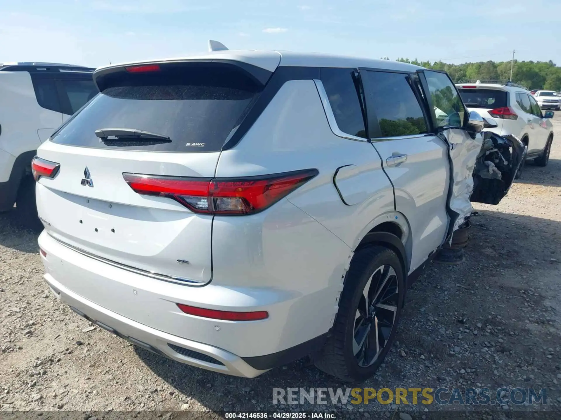 4 Photograph of a damaged car JA4J4UA8XNZ064869 MITSUBISHI OUTLANDER 2022