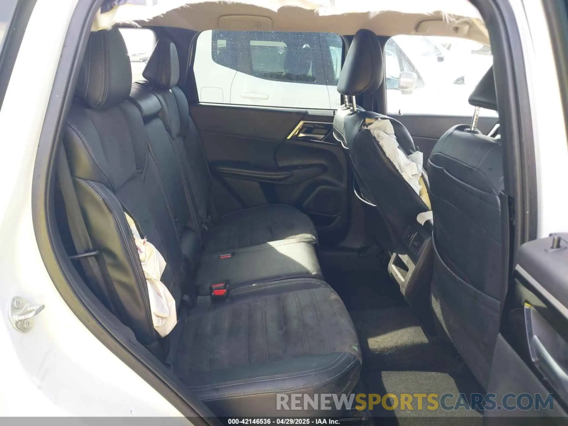 8 Photograph of a damaged car JA4J4UA8XNZ064869 MITSUBISHI OUTLANDER 2022