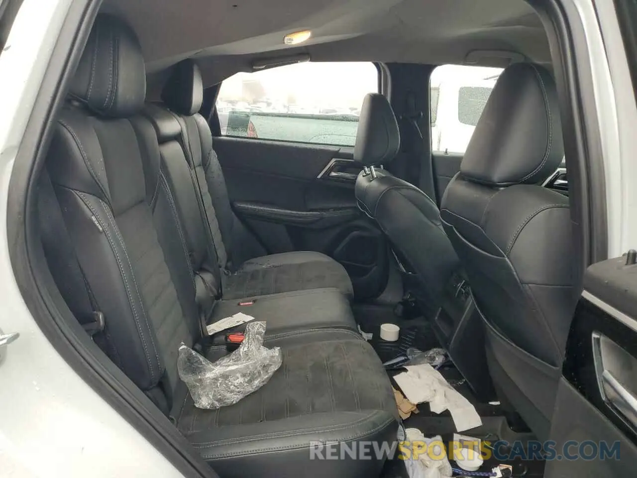 11 Photograph of a damaged car JA4J4UA8XNZ075791 MITSUBISHI OUTLANDER 2022