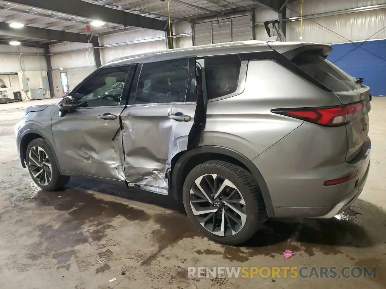 2 Photograph of a damaged car JA4J4VA80NZ008333 MITSUBISHI OUTLANDER 2022