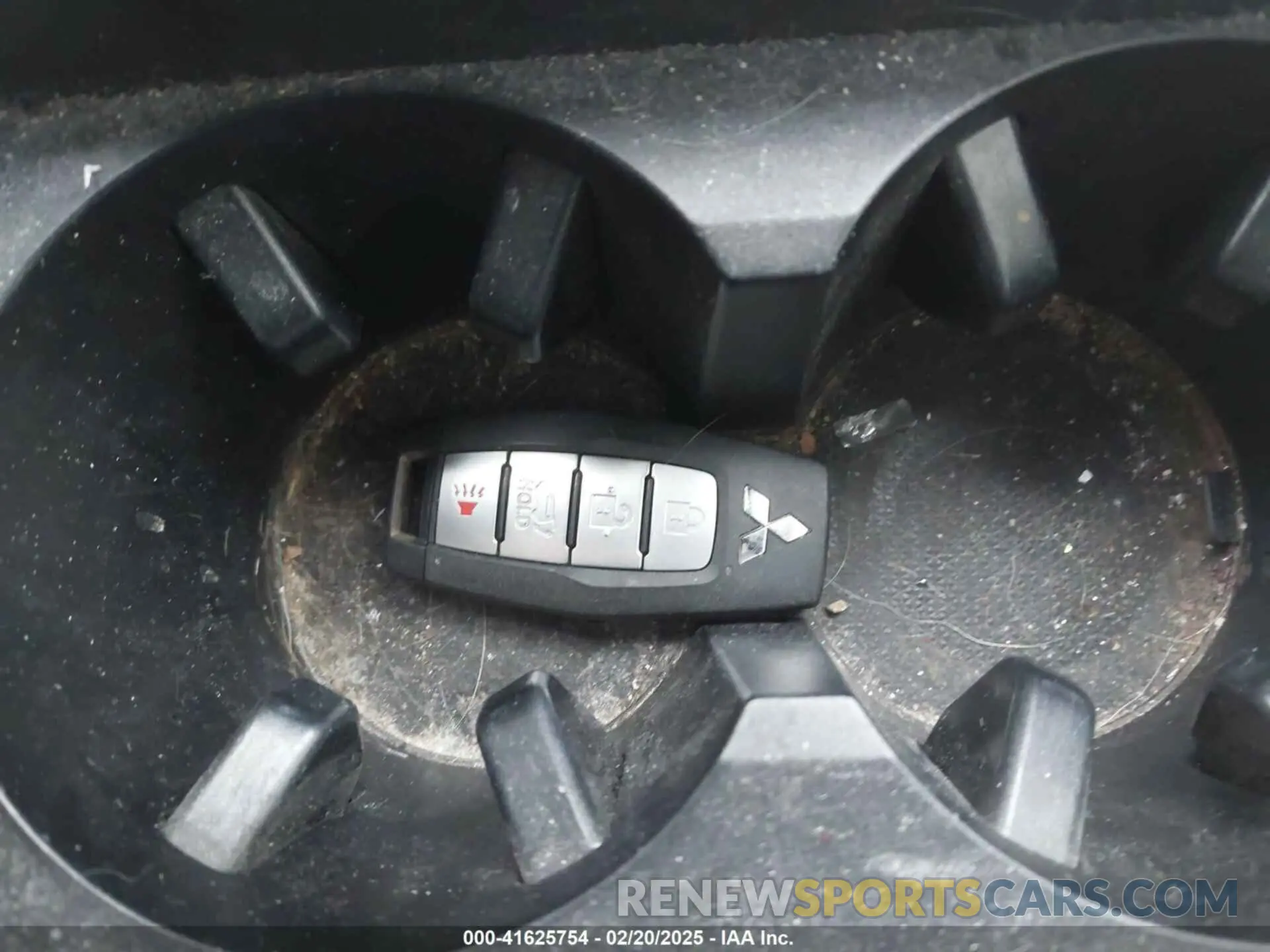 11 Photograph of a damaged car JA4J4VA80NZ008803 MITSUBISHI OUTLANDER 2022