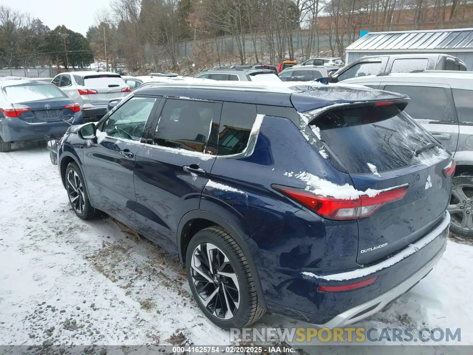 3 Photograph of a damaged car JA4J4VA80NZ008803 MITSUBISHI OUTLANDER 2022