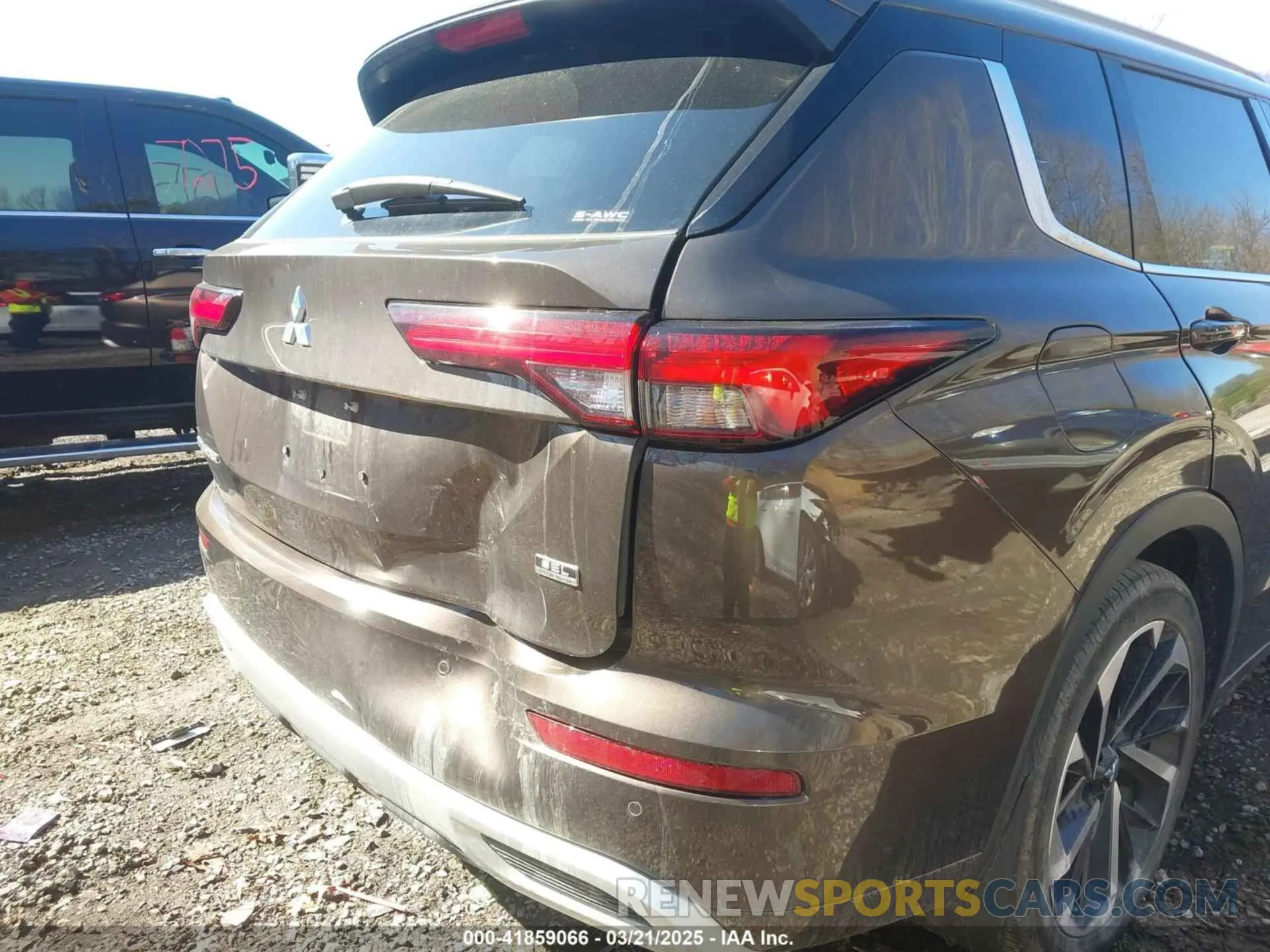6 Photograph of a damaged car JA4J4VA80NZ070086 MITSUBISHI OUTLANDER 2022