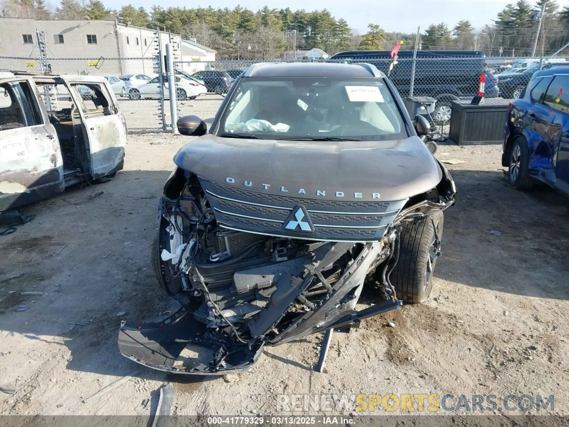 11 Photograph of a damaged car JA4J4VA81NZ077600 MITSUBISHI OUTLANDER 2022