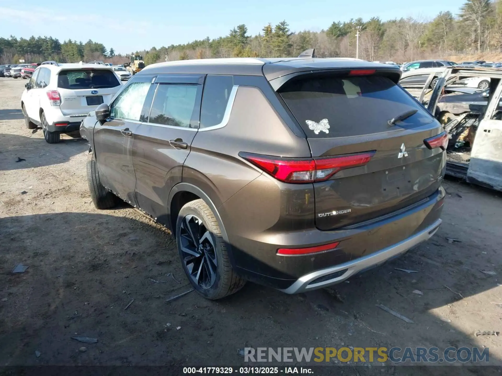 3 Photograph of a damaged car JA4J4VA81NZ077600 MITSUBISHI OUTLANDER 2022