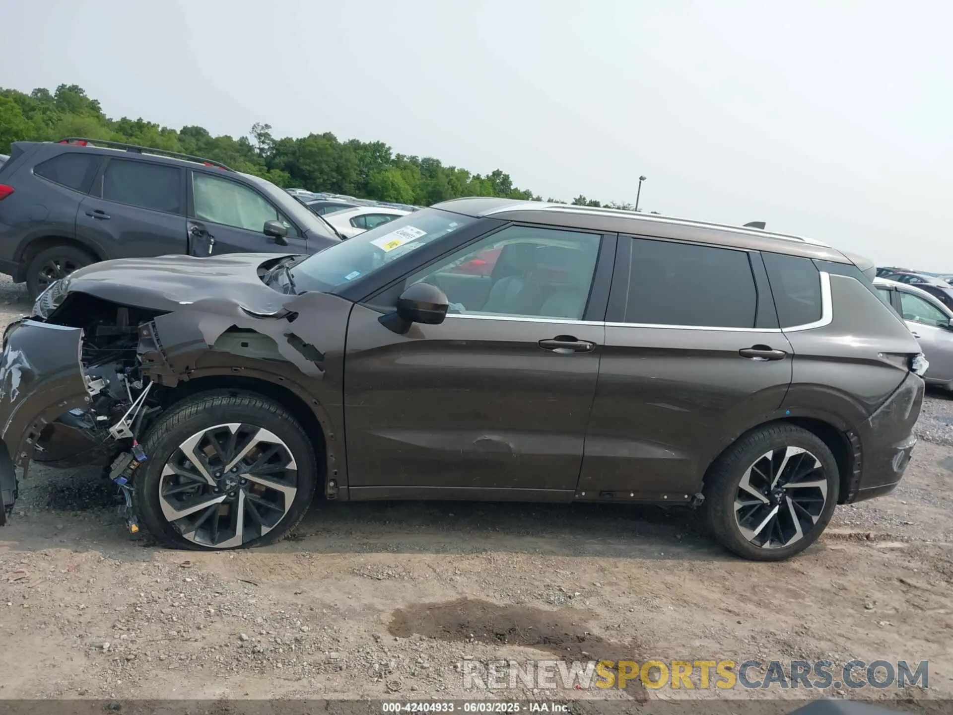 14 Photograph of a damaged car JA4J4VA81NZ081954 MITSUBISHI OUTLANDER 2022