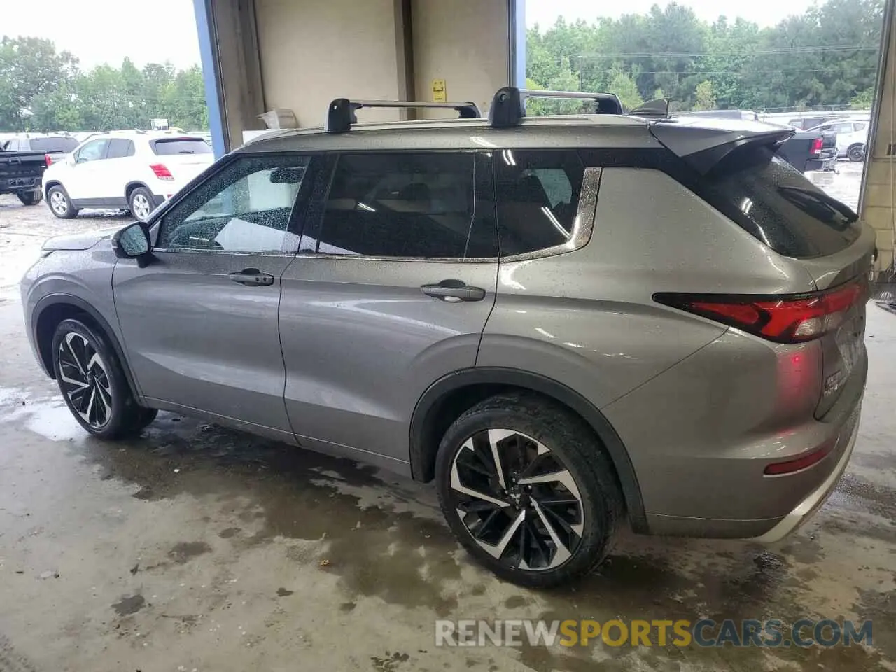2 Photograph of a damaged car JA4J4VA84NZ074142 MITSUBISHI OUTLANDER 2022