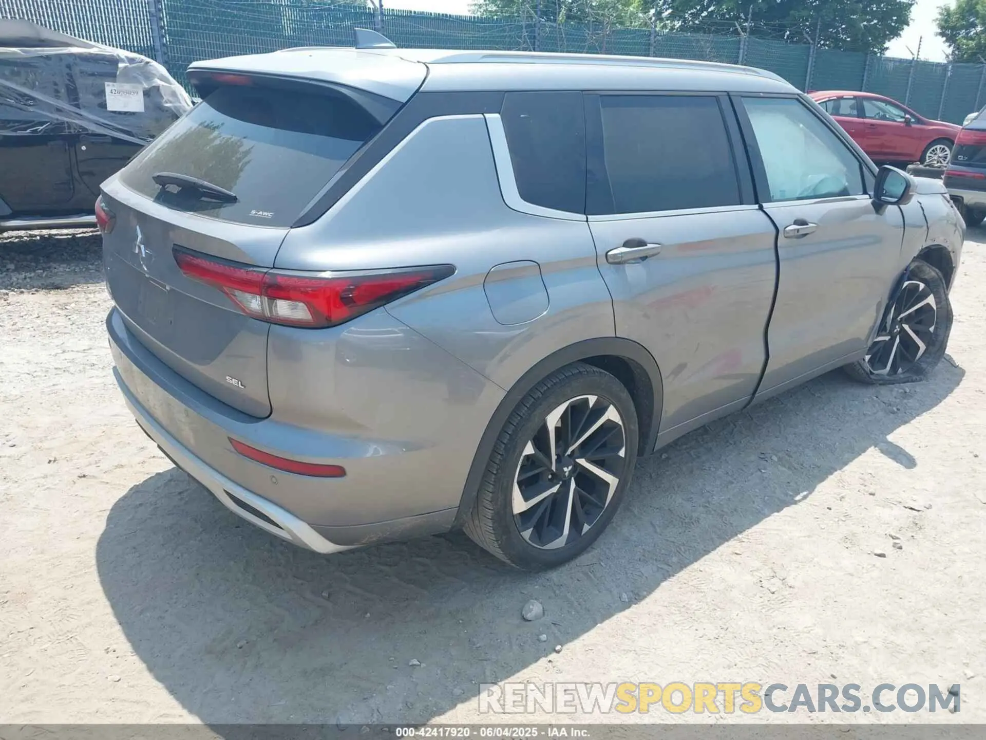 4 Photograph of a damaged car JA4J4VA85NZ008439 MITSUBISHI OUTLANDER 2022