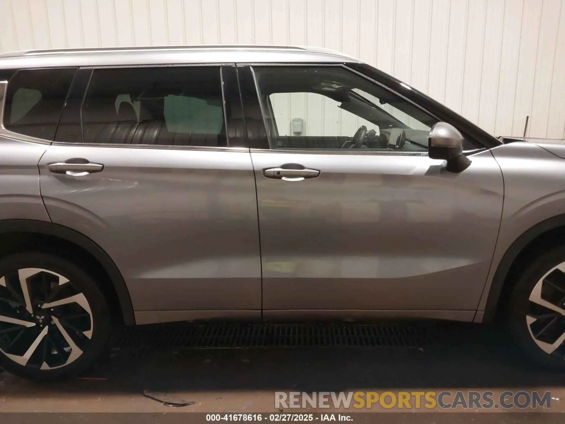 13 Photograph of a damaged car JA4J4VA86NZ091248 MITSUBISHI OUTLANDER 2022