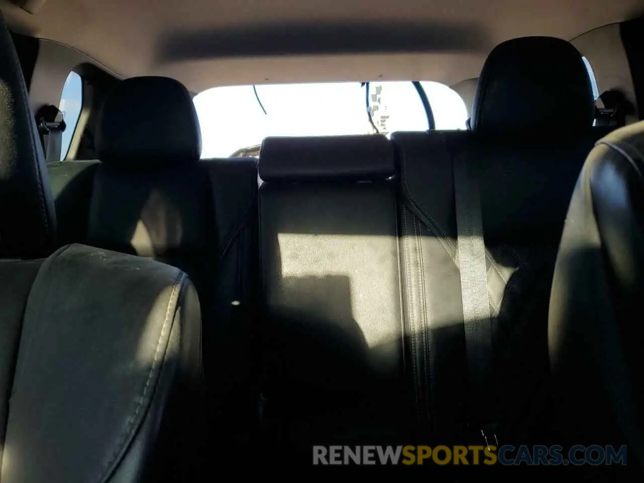 10 Photograph of a damaged car JA4J4VA87NZ061370 MITSUBISHI OUTLANDER 2022