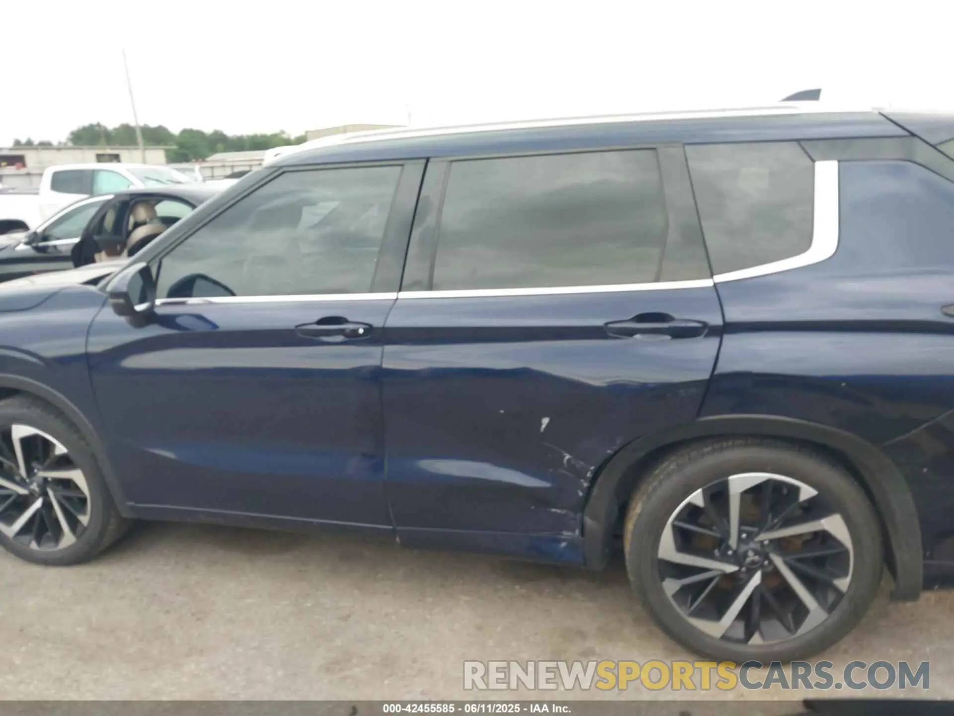 14 Photograph of a damaged car JA4J4VA88NZ071096 MITSUBISHI OUTLANDER 2022