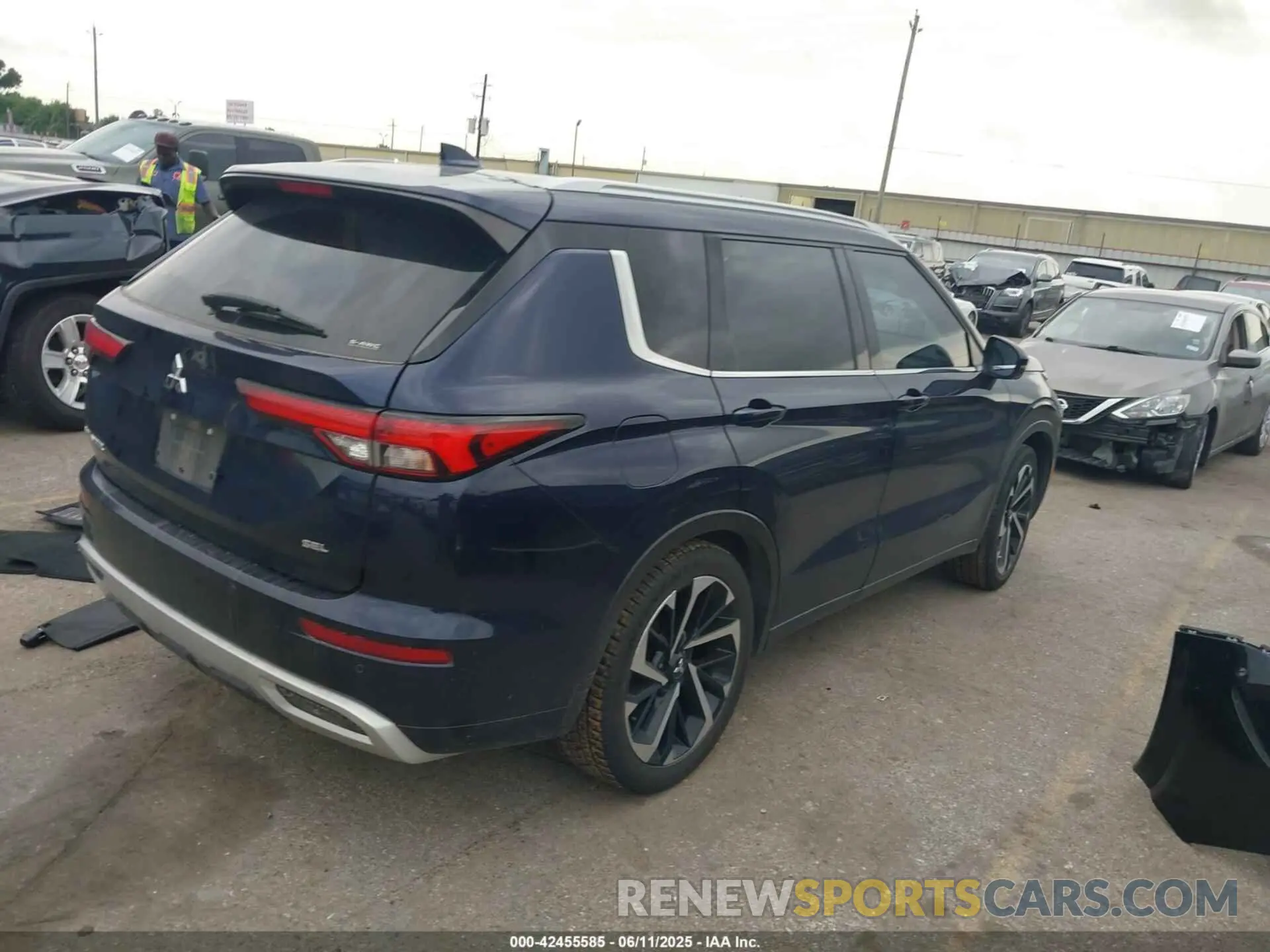 4 Photograph of a damaged car JA4J4VA88NZ071096 MITSUBISHI OUTLANDER 2022