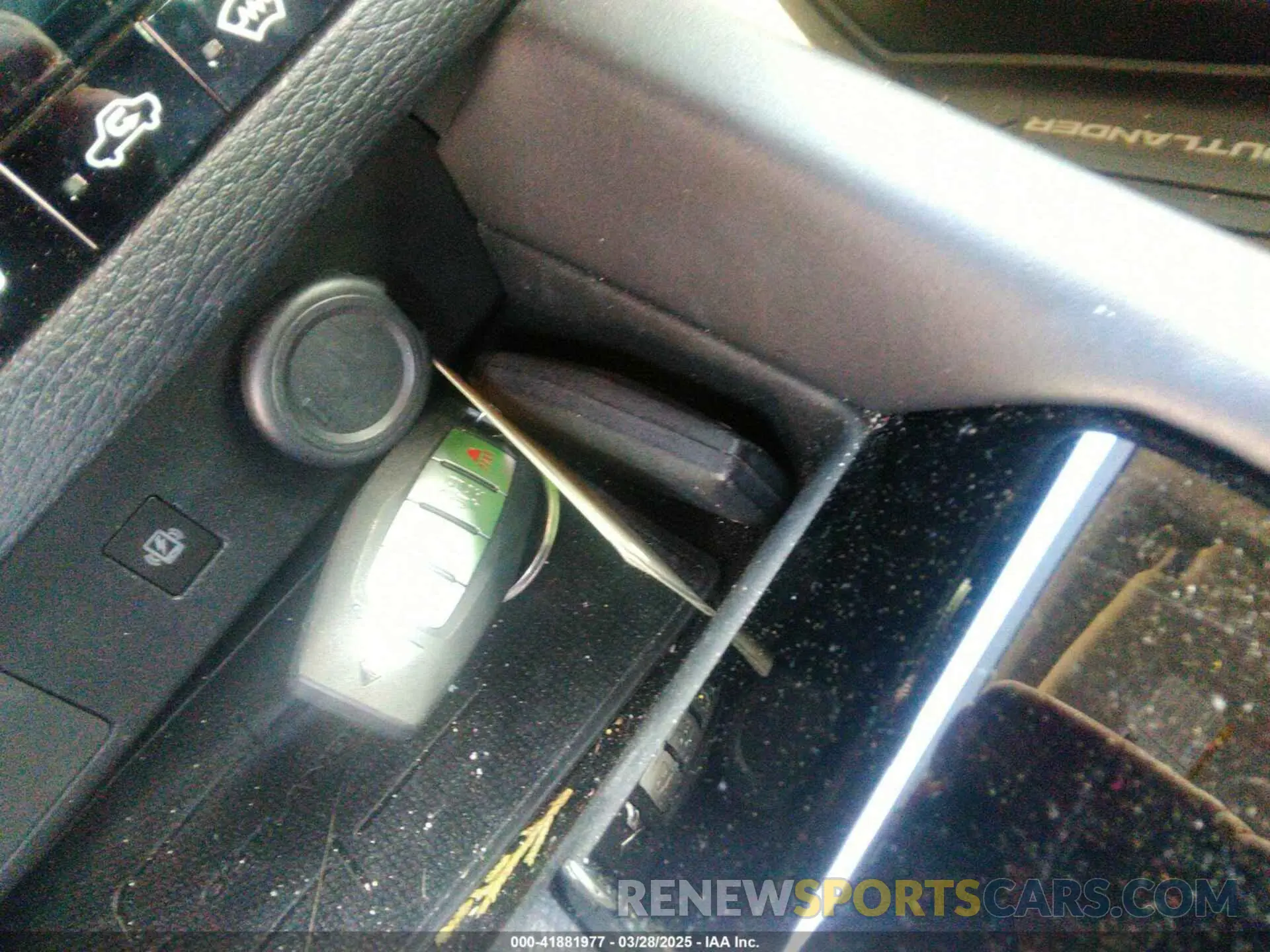 11 Photograph of a damaged car JA4J4VA88NZ077707 MITSUBISHI OUTLANDER 2022