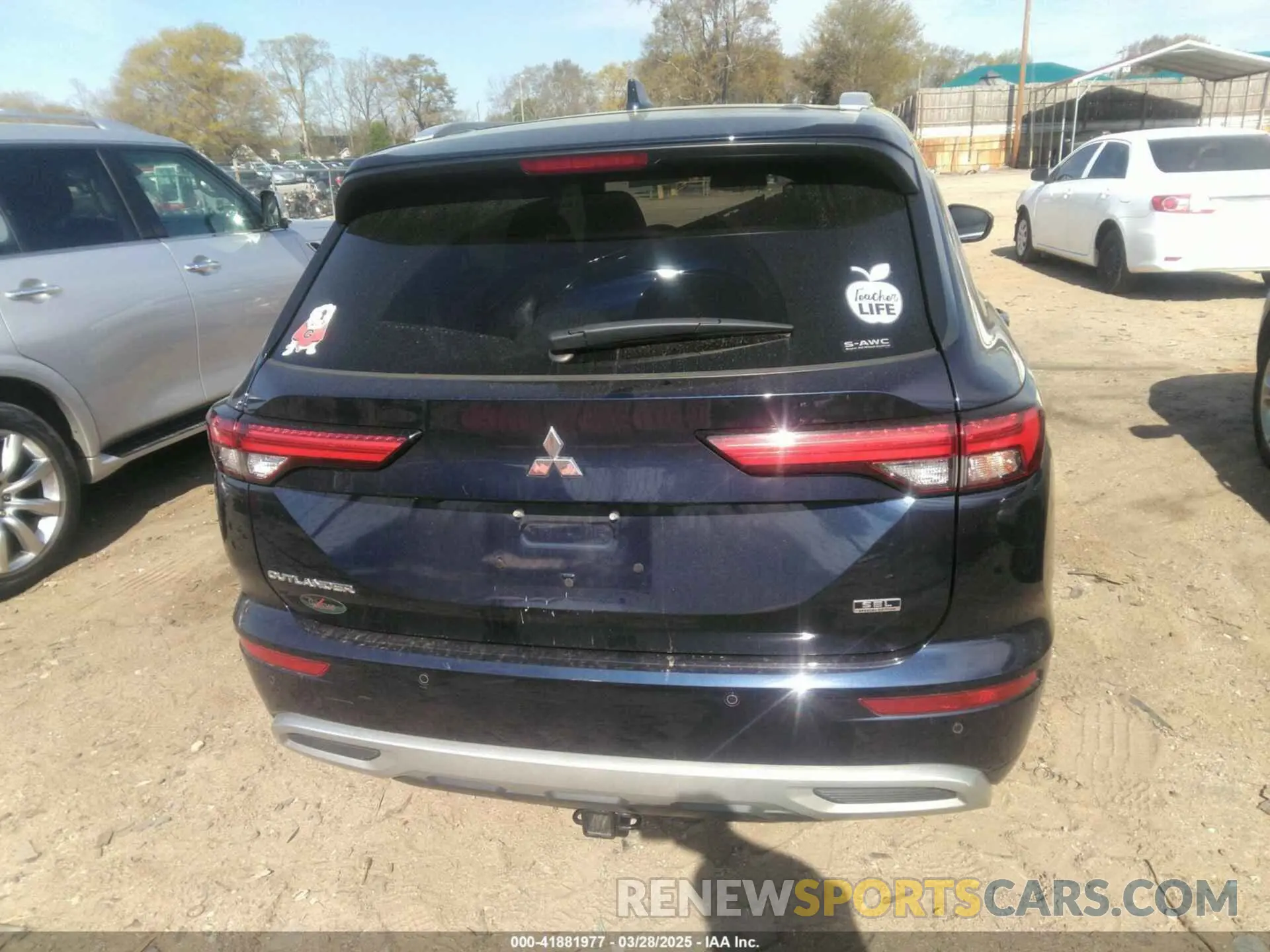 16 Photograph of a damaged car JA4J4VA88NZ077707 MITSUBISHI OUTLANDER 2022