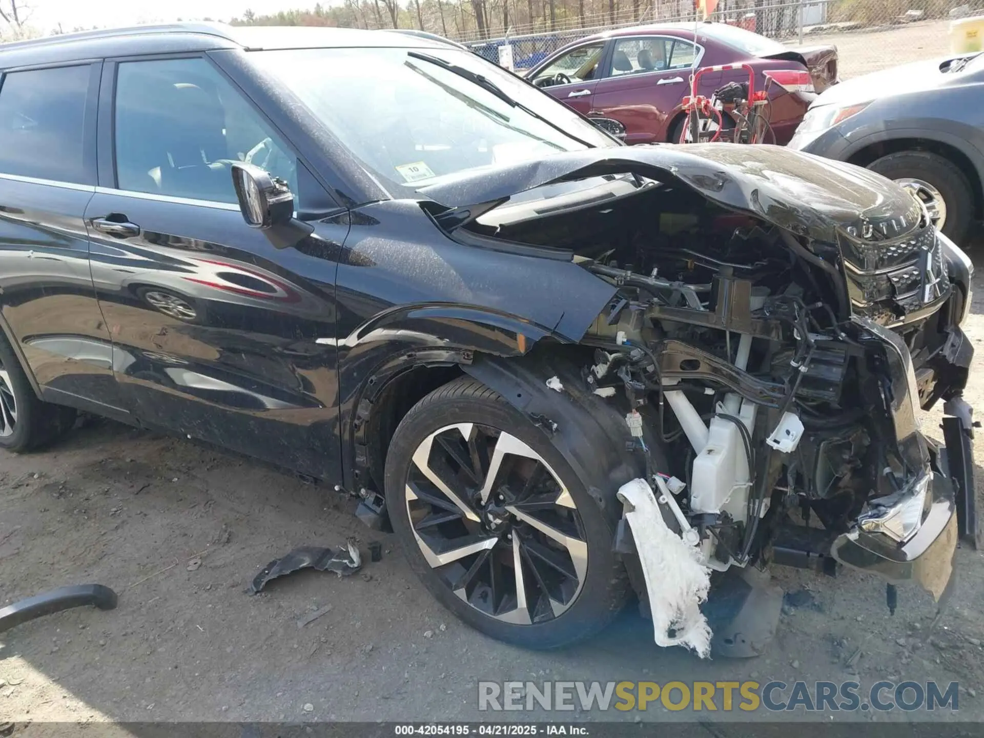 19 Photograph of a damaged car JA4J4VA88NZ085371 MITSUBISHI OUTLANDER 2022