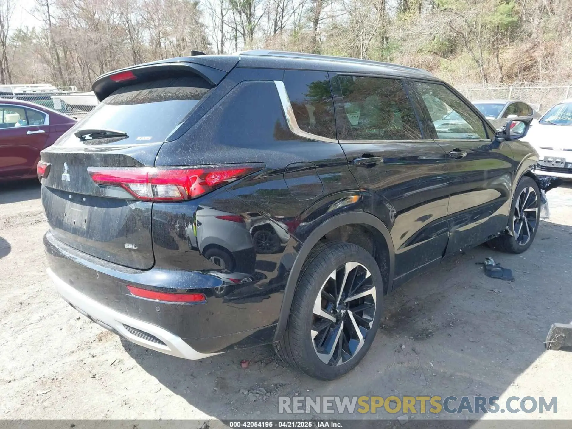4 Photograph of a damaged car JA4J4VA88NZ085371 MITSUBISHI OUTLANDER 2022