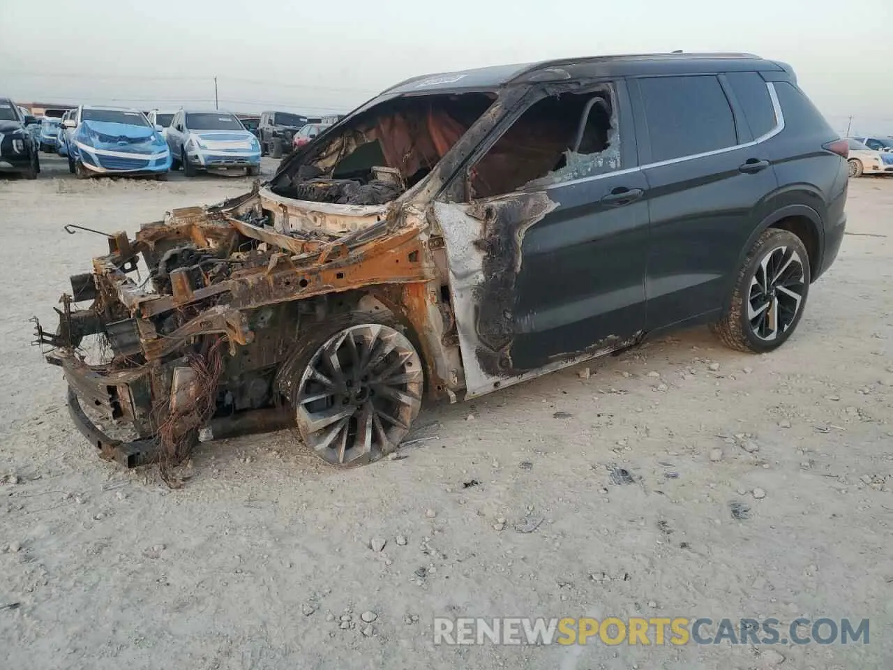 1 Photograph of a damaged car JA4J4VA89NZ074508 MITSUBISHI OUTLANDER 2022