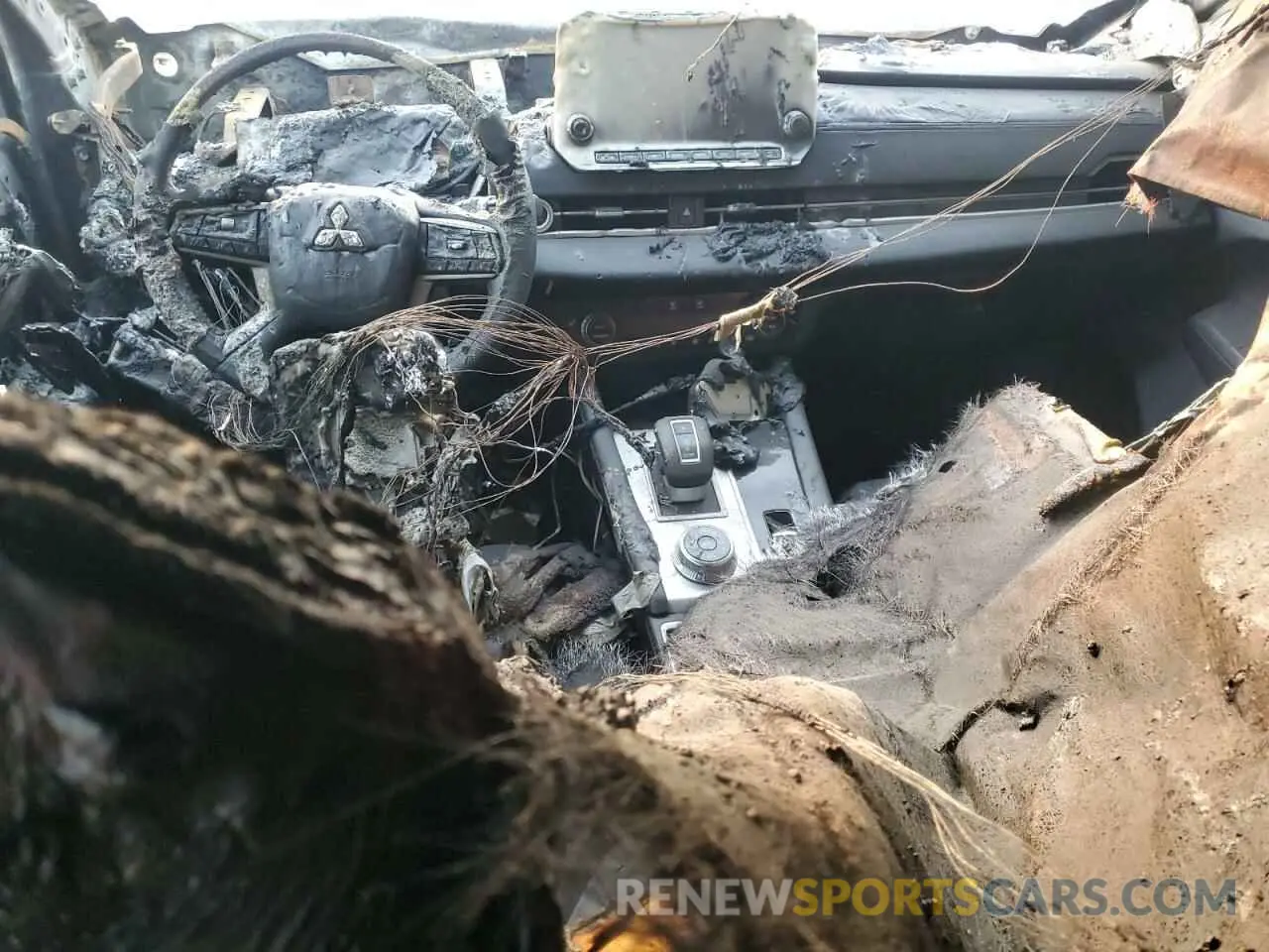 8 Photograph of a damaged car JA4J4VA89NZ074508 MITSUBISHI OUTLANDER 2022