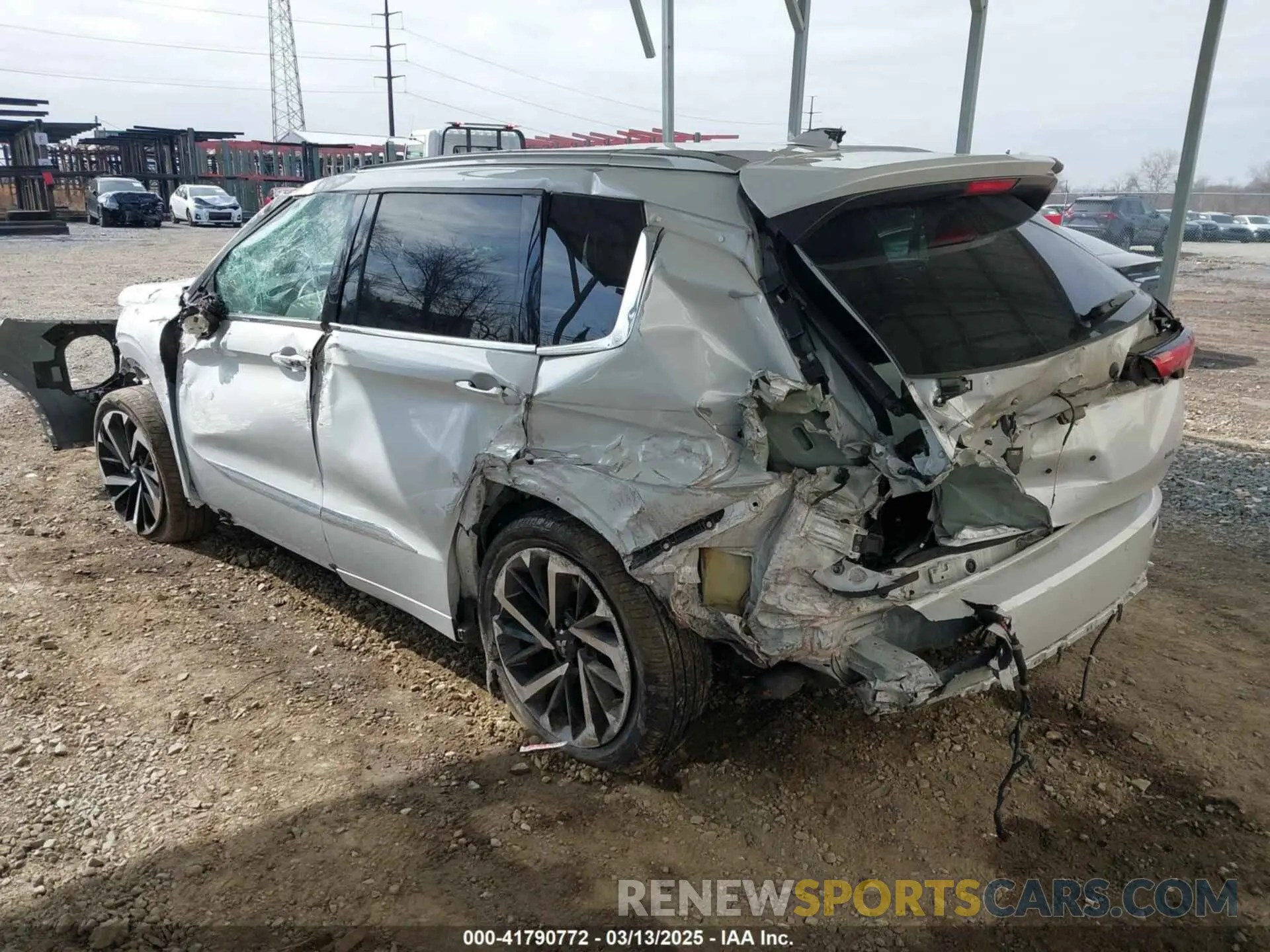 3 Photograph of a damaged car JA4J4VA8XNZ040223 MITSUBISHI OUTLANDER 2022