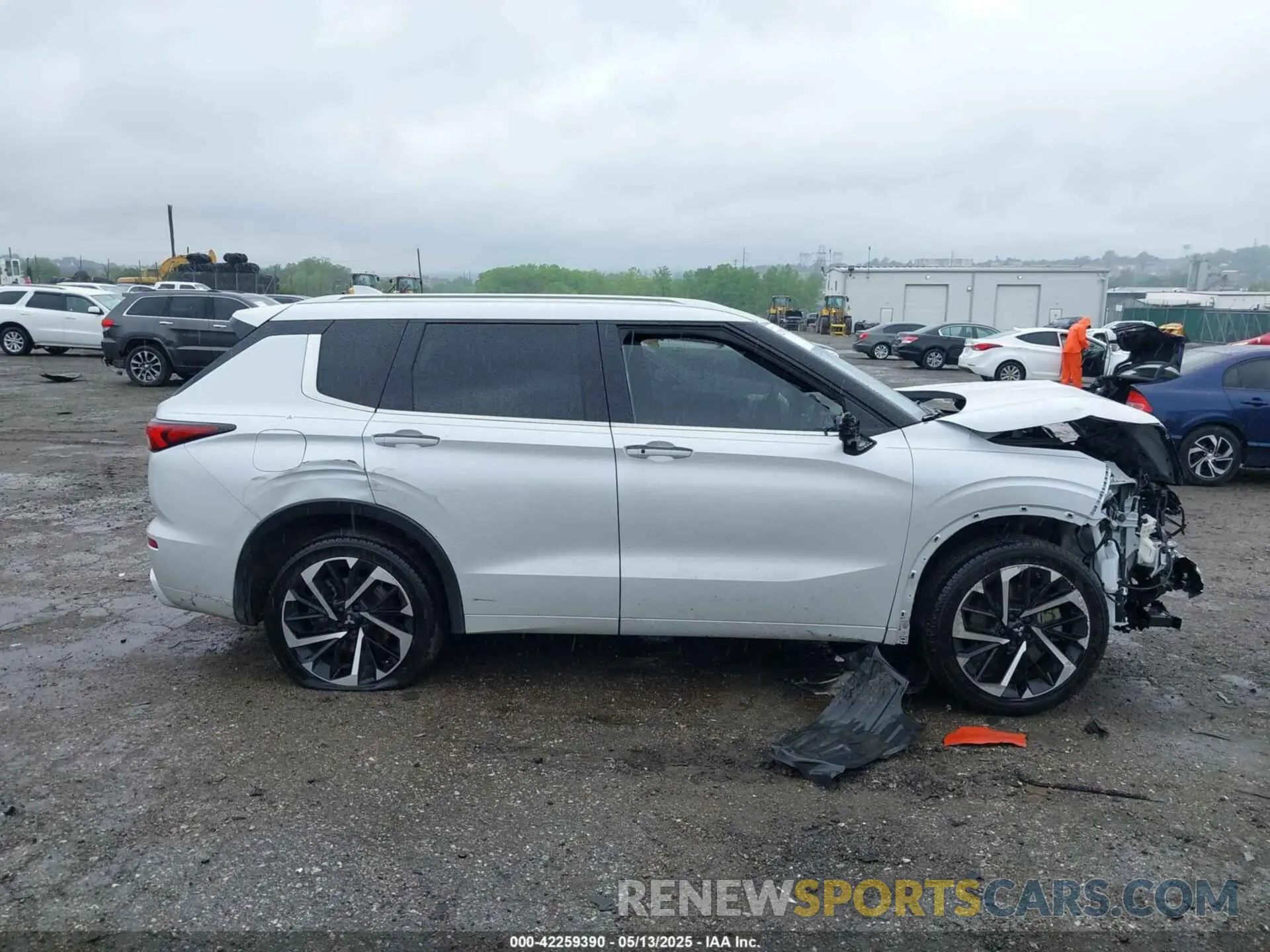14 Photograph of a damaged car JA4J4VA8XNZ089356 MITSUBISHI OUTLANDER 2022
