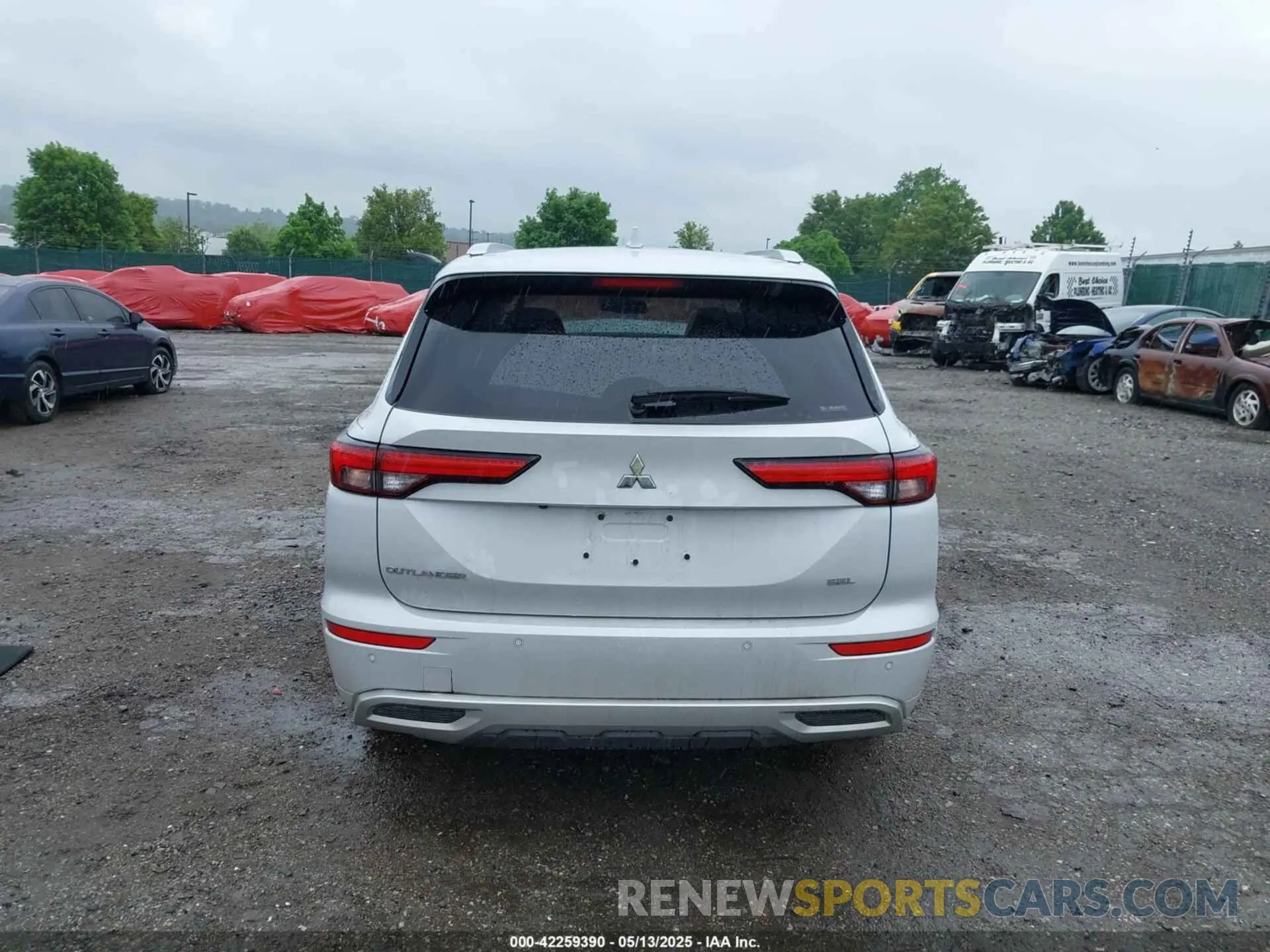 17 Photograph of a damaged car JA4J4VA8XNZ089356 MITSUBISHI OUTLANDER 2022