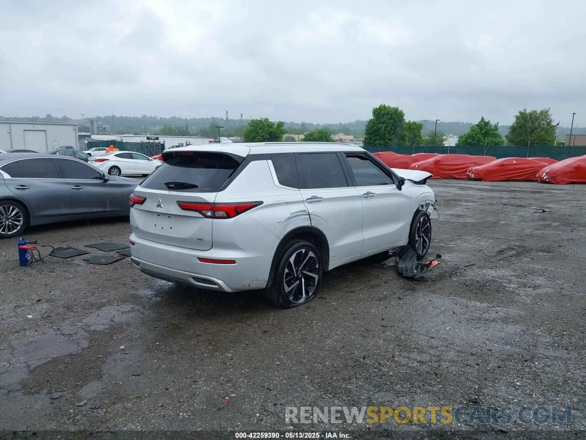 4 Photograph of a damaged car JA4J4VA8XNZ089356 MITSUBISHI OUTLANDER 2022