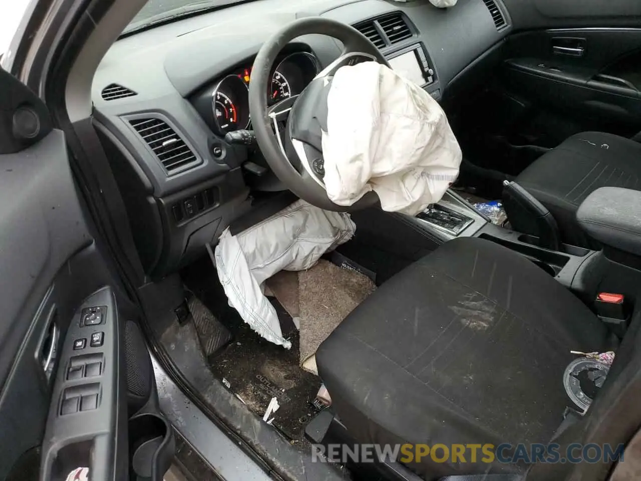 8 Photograph of a damaged car JA4ARUAU7PU002991 MITSUBISHI OUTLANDER 2023